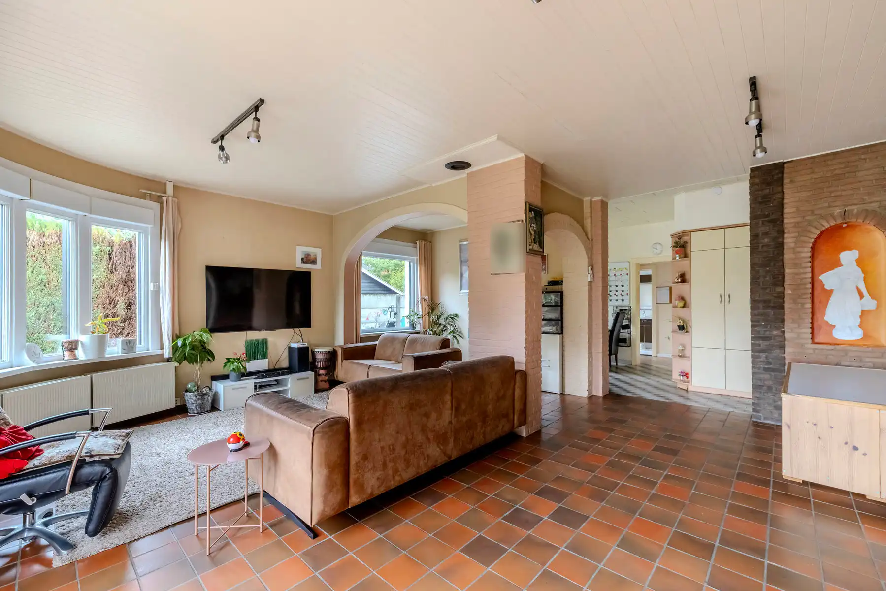 OB met 4 slpk, mog inrichten zolder + garage/magazijn foto 7
