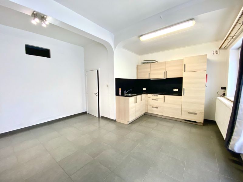 Ruime studio in centrum Ieper foto 2