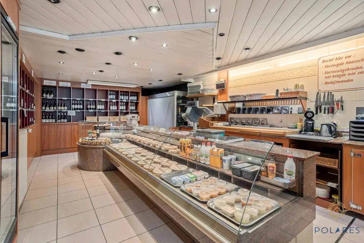 handelspand met ruime woning foto 8