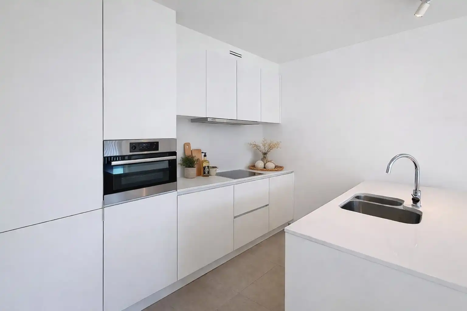 Nieuwbouwappartement met 2 slaapkamers en terras op topligging foto 3