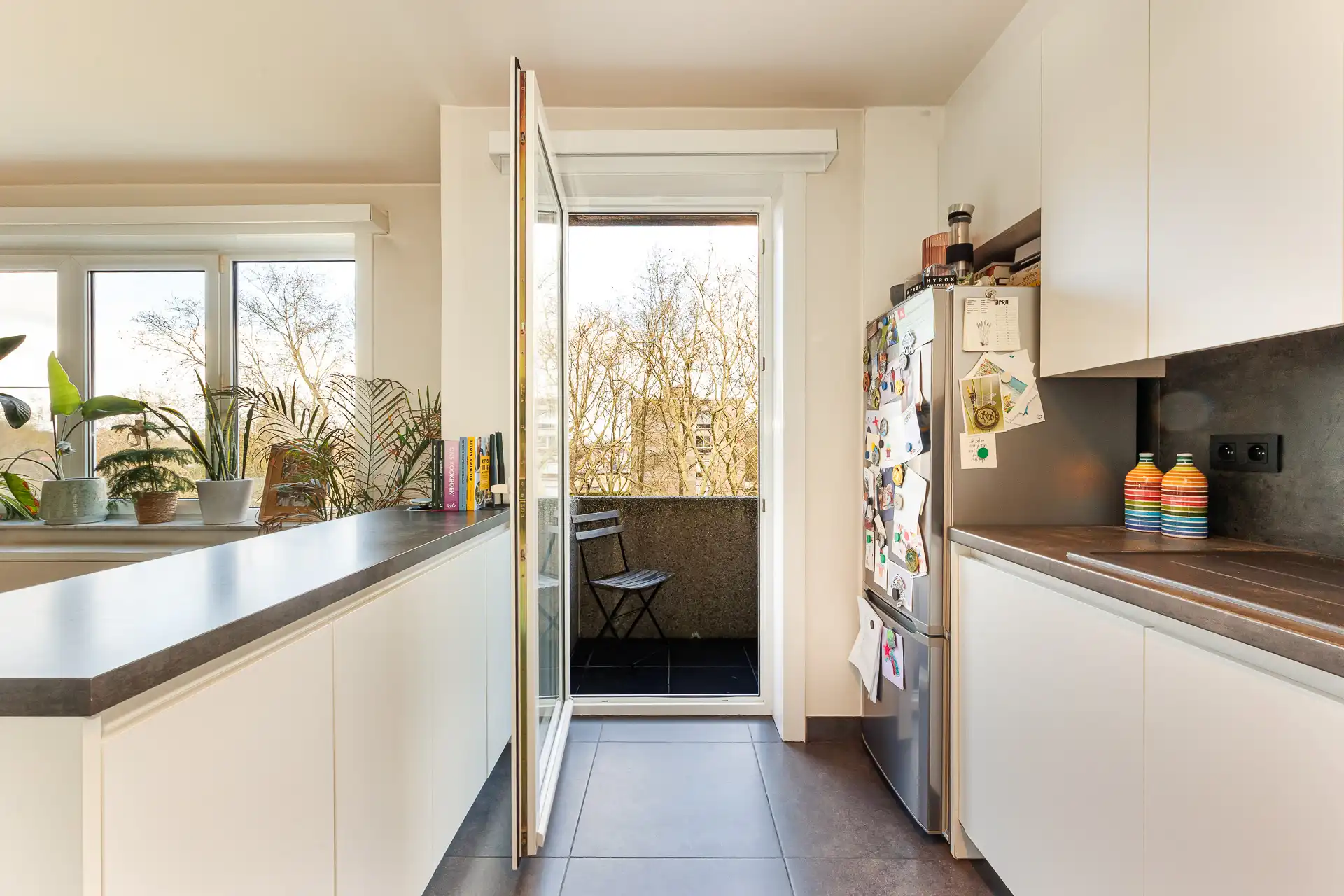 Lichtrijk instapklaar appartement met 2 slpk's en parking foto 11