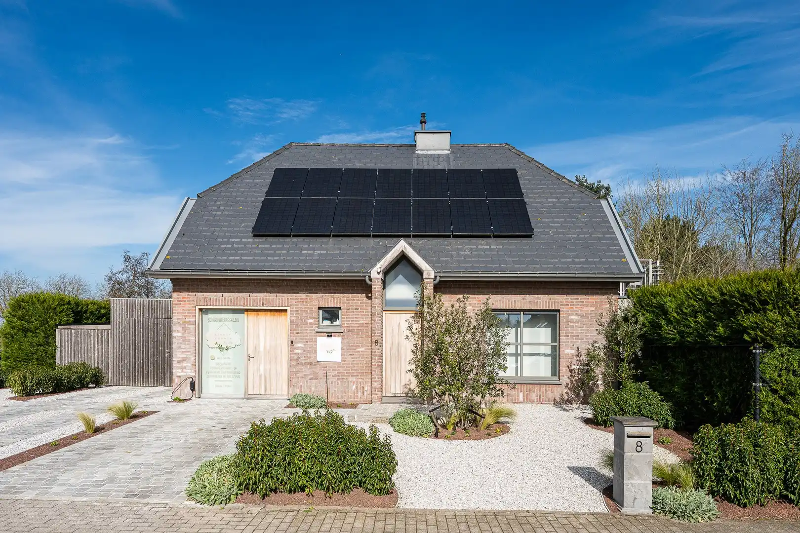 Energiezuinige gezinswoning op toplocatie te Kluizen foto {{pictureIndex}}