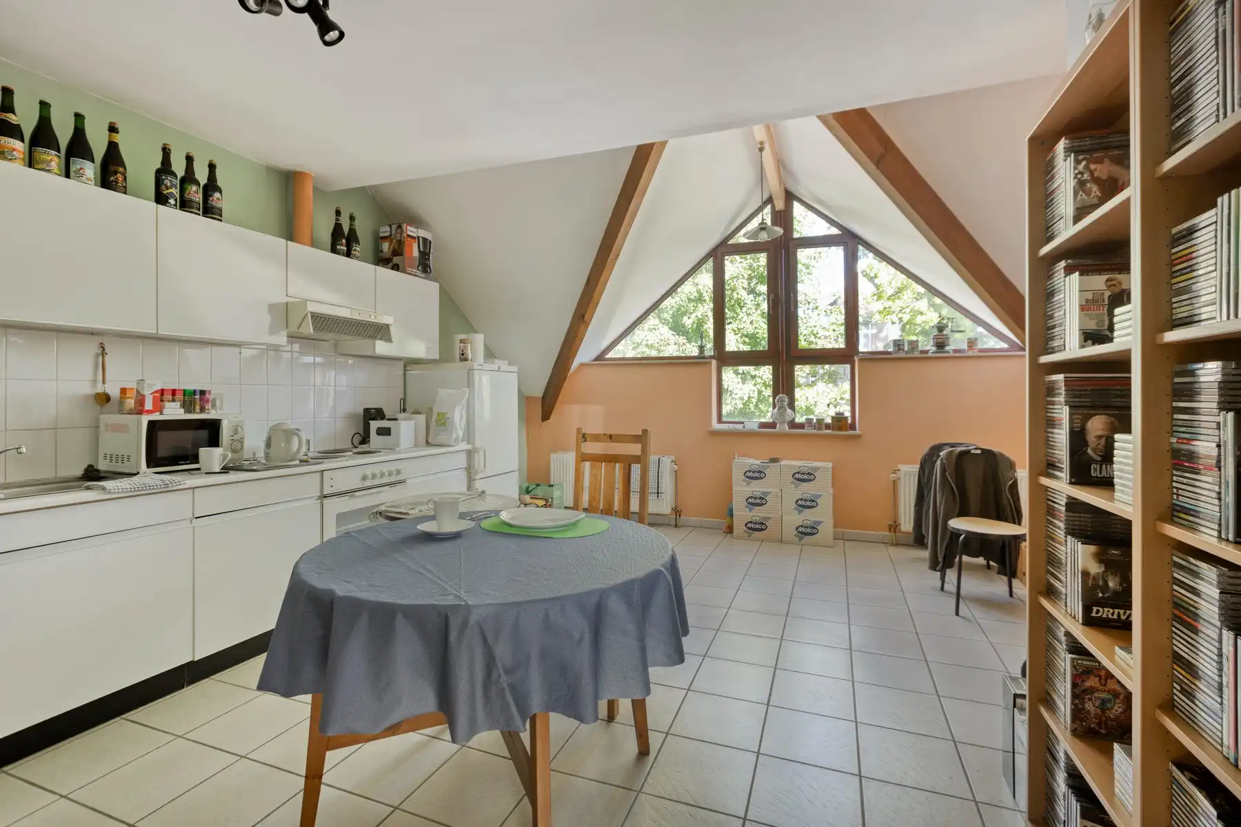 Building van drie appartementen op wandelafstand van het commercieel centrum foto 13