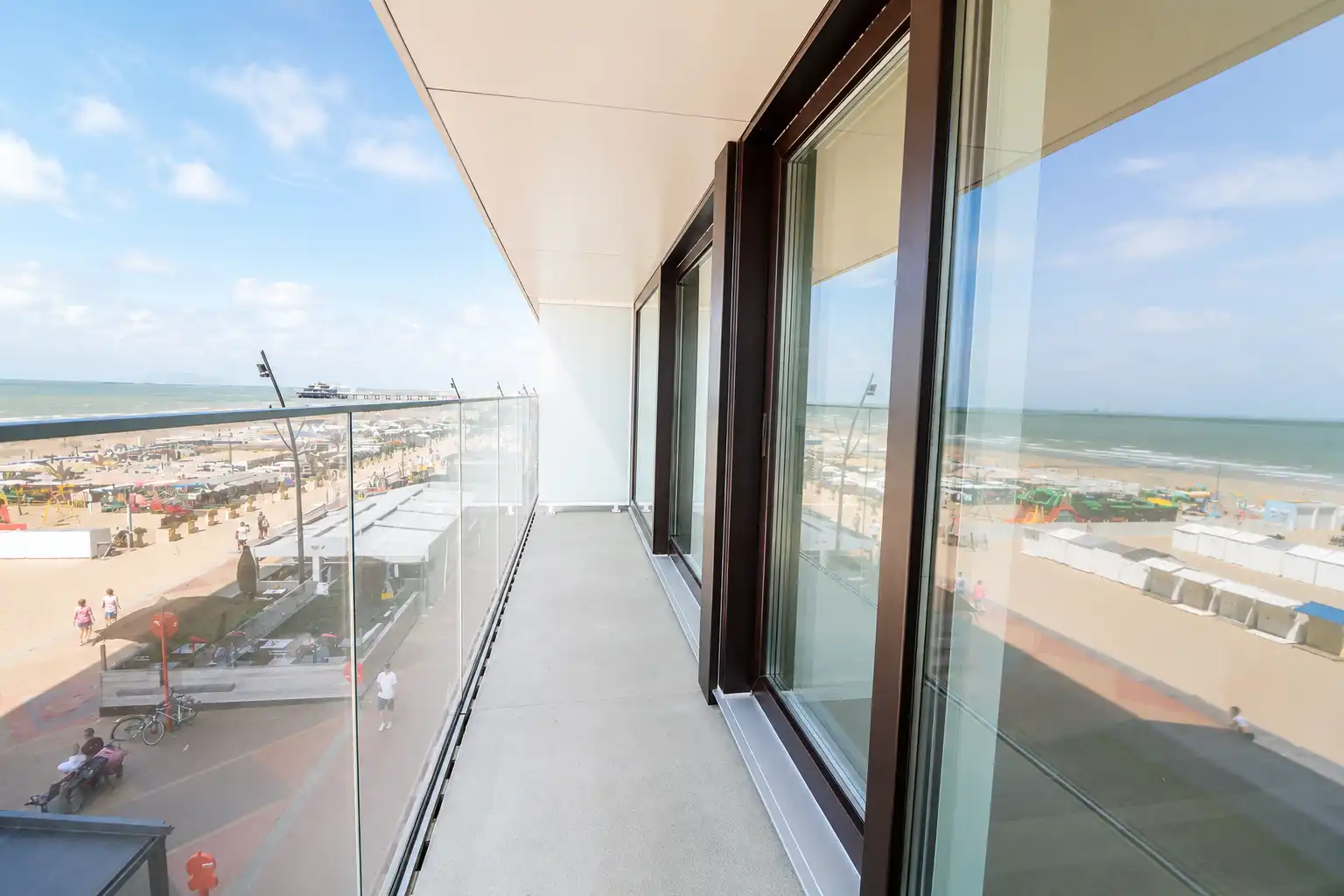 Instapklaar appartement met prachtig zicht op zee. foto 7