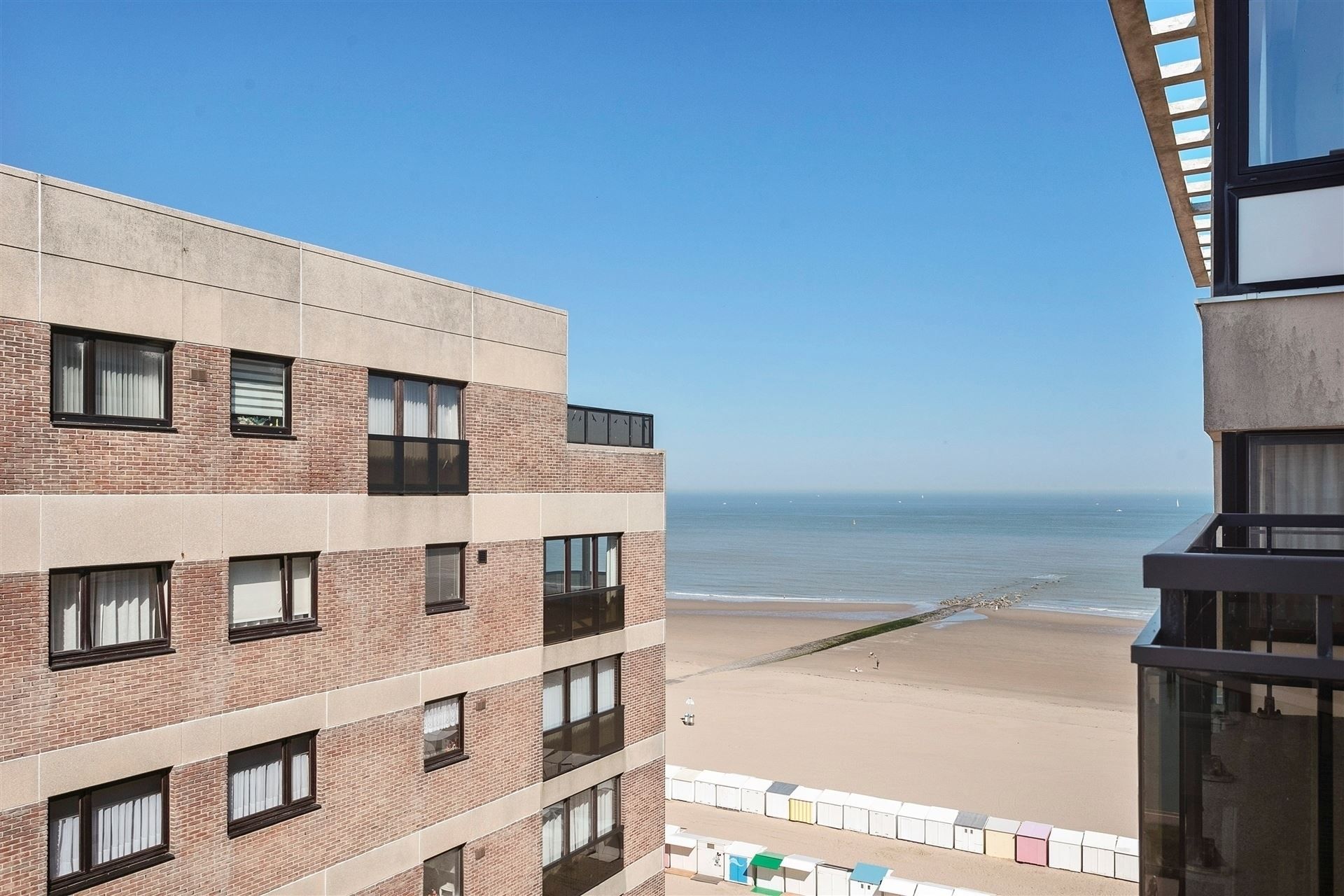 VERZORGD GEMEUBELD APPARTEMENT foto 3