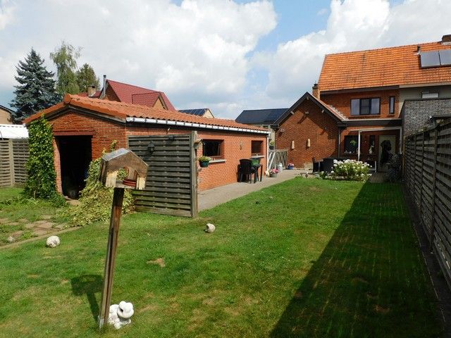 Ruime gezinswoning met tuin en garage foto 15