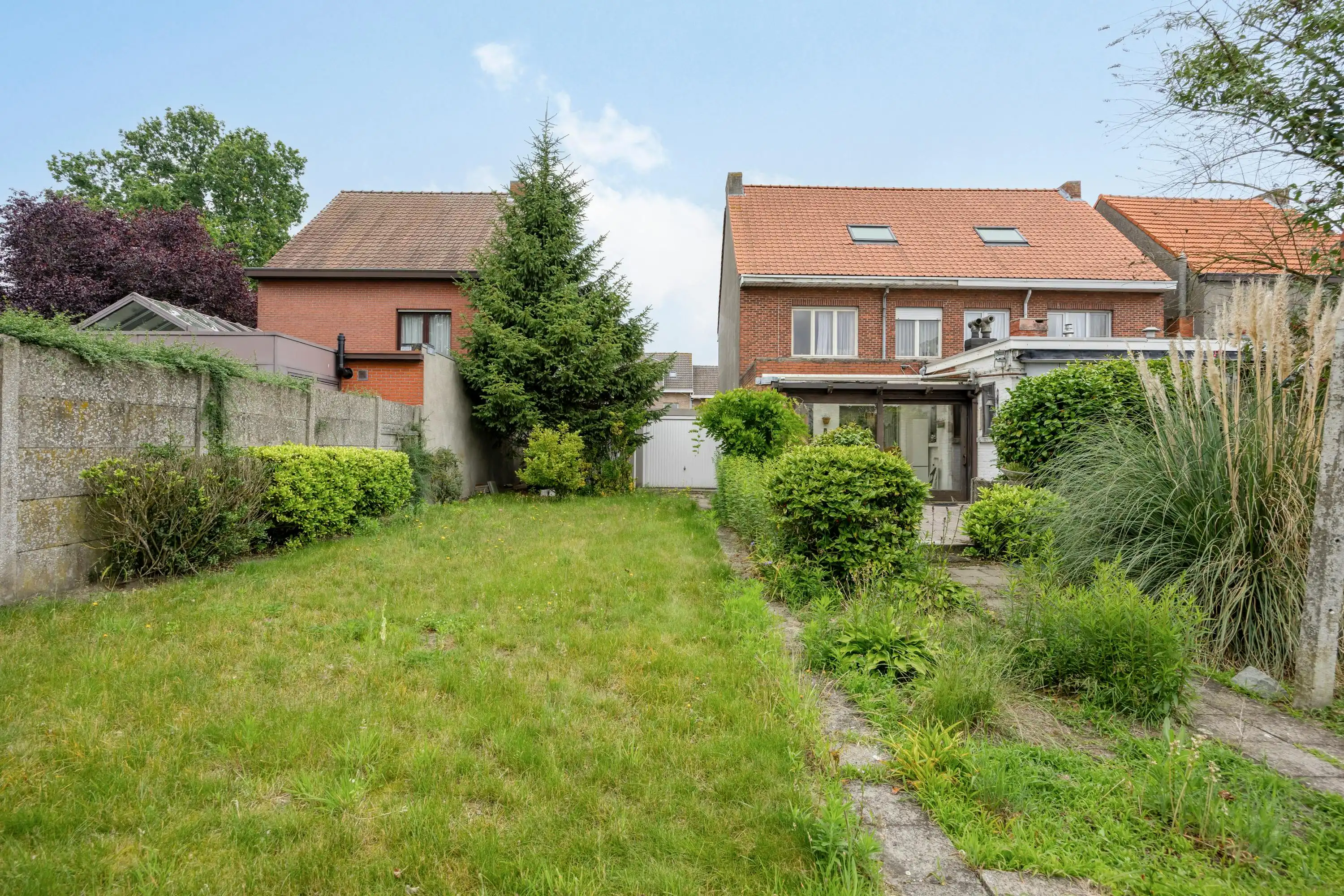 Twee te renoveren woningen en grond te koop in Wuustwezel! foto 8