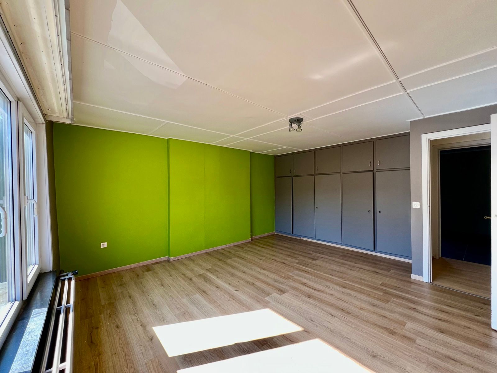 Zeer ruime woning met grote tuin en vrij zicht. foto 13