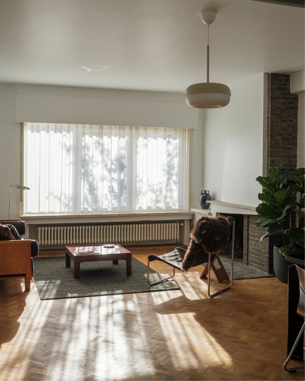 Een stijlvol appartement in de&nbsp;Sportstraat, met een warm mid-century karakter en hedendaags wooncomfort. foto 11