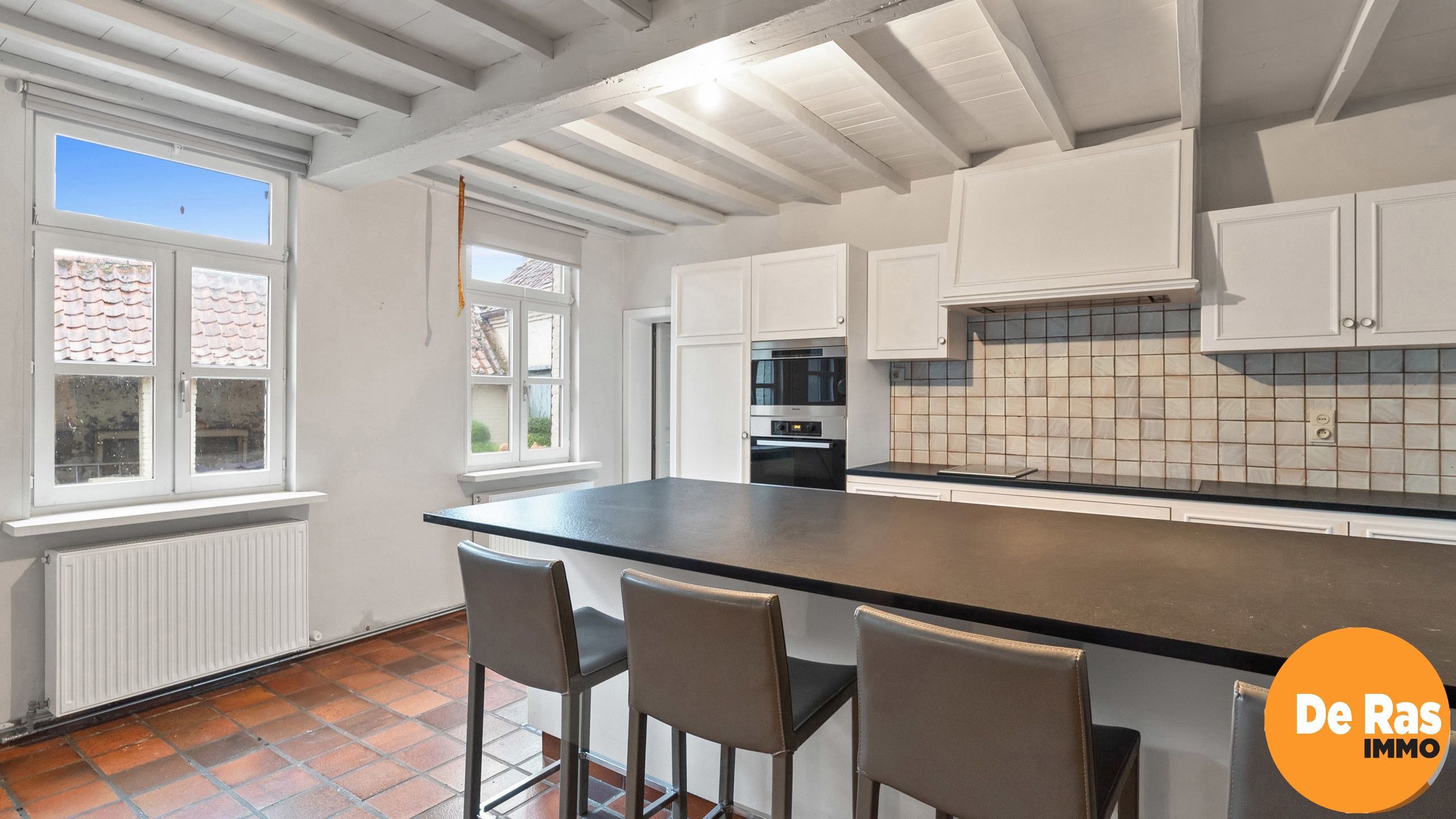 Charmante vierkantshoeve in het landelijke Aaigem op 1515 m² foto 8