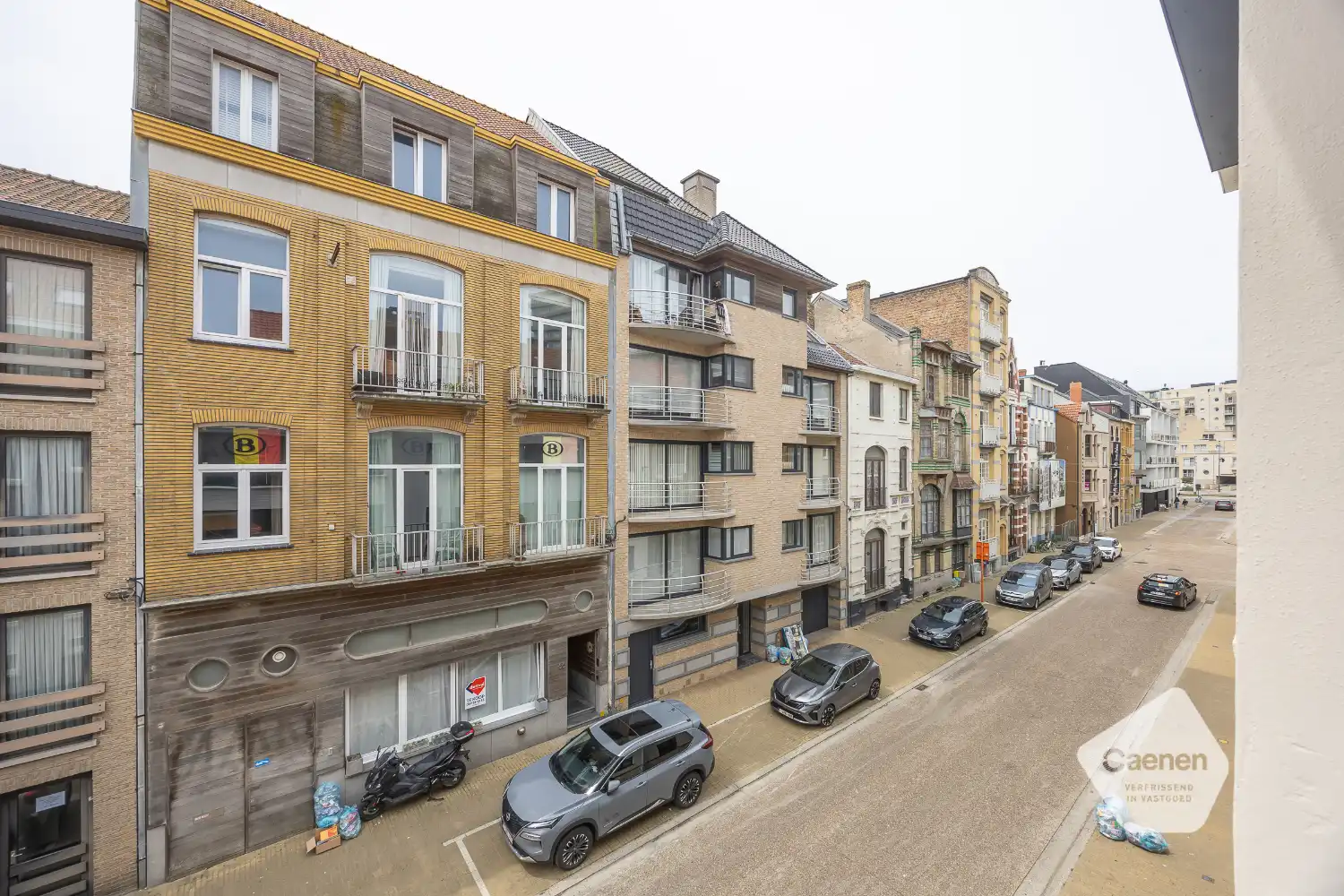 Ruim, gerenoveerde duplex te Mariakerke foto 8