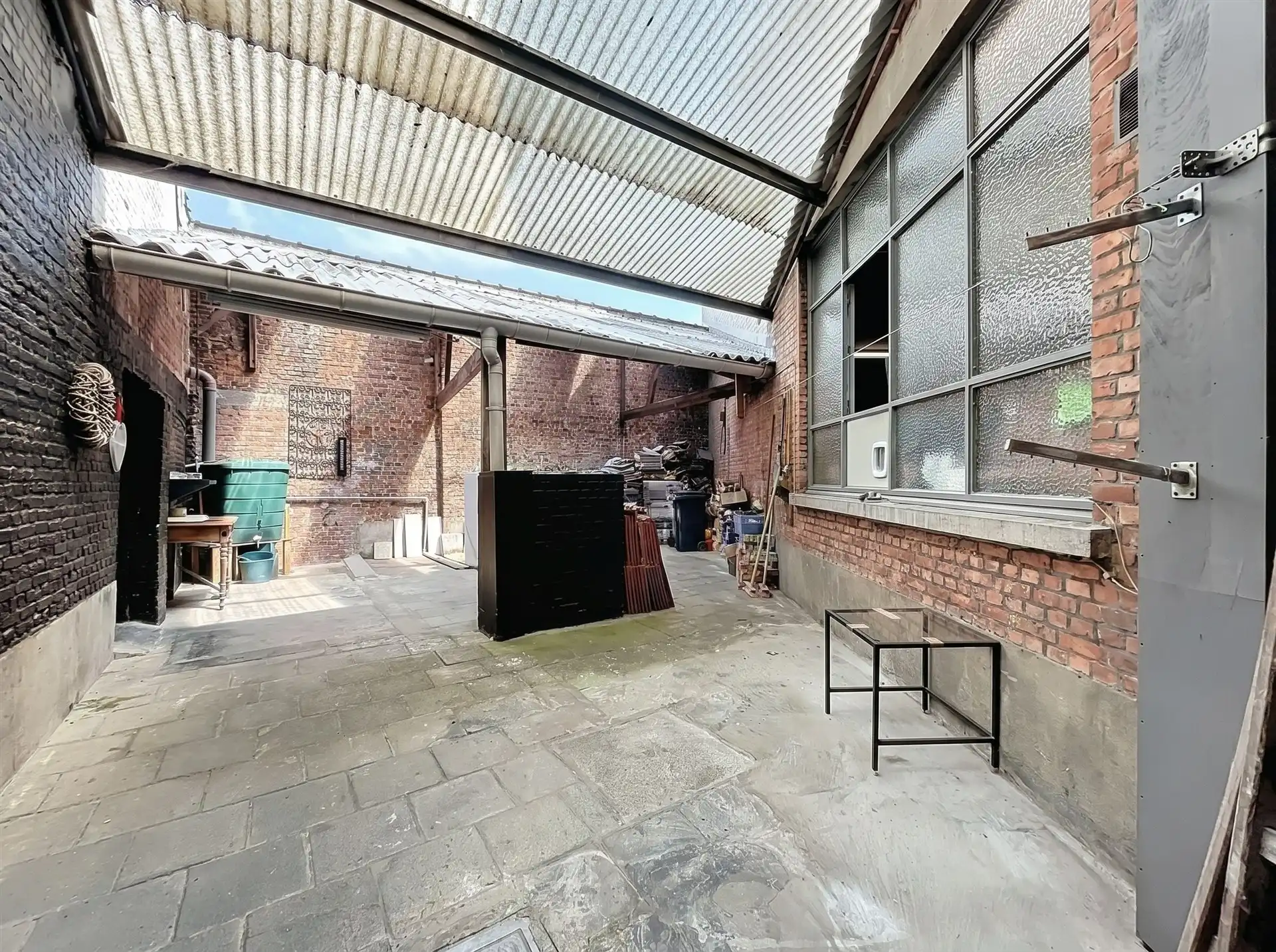 Exclusieve loft met uitzonderlijk ruim magazijn op toplocatie in Sint-Niklaas! foto 25