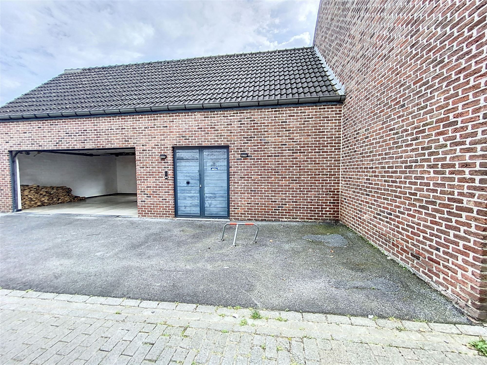 Herenhuis met garages foto 5