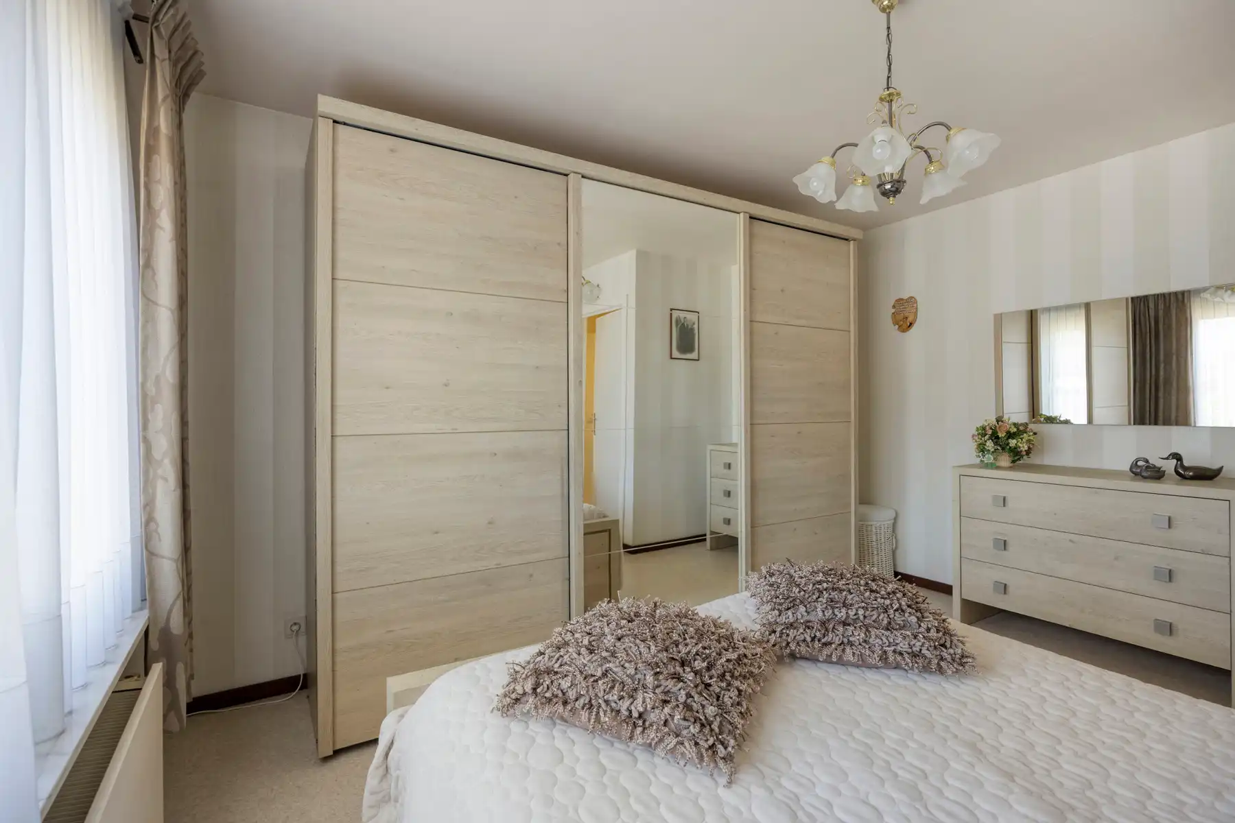 Vrijstaande woning op een perceel van 10a 20ca in een rustige, landelijke omgeving foto 13