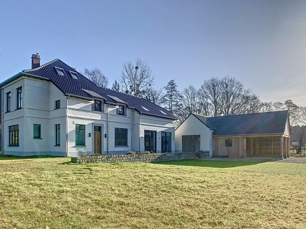 Te koop: Luxueuze woning met karakter in Zutendaal foto {{pictureIndex}}