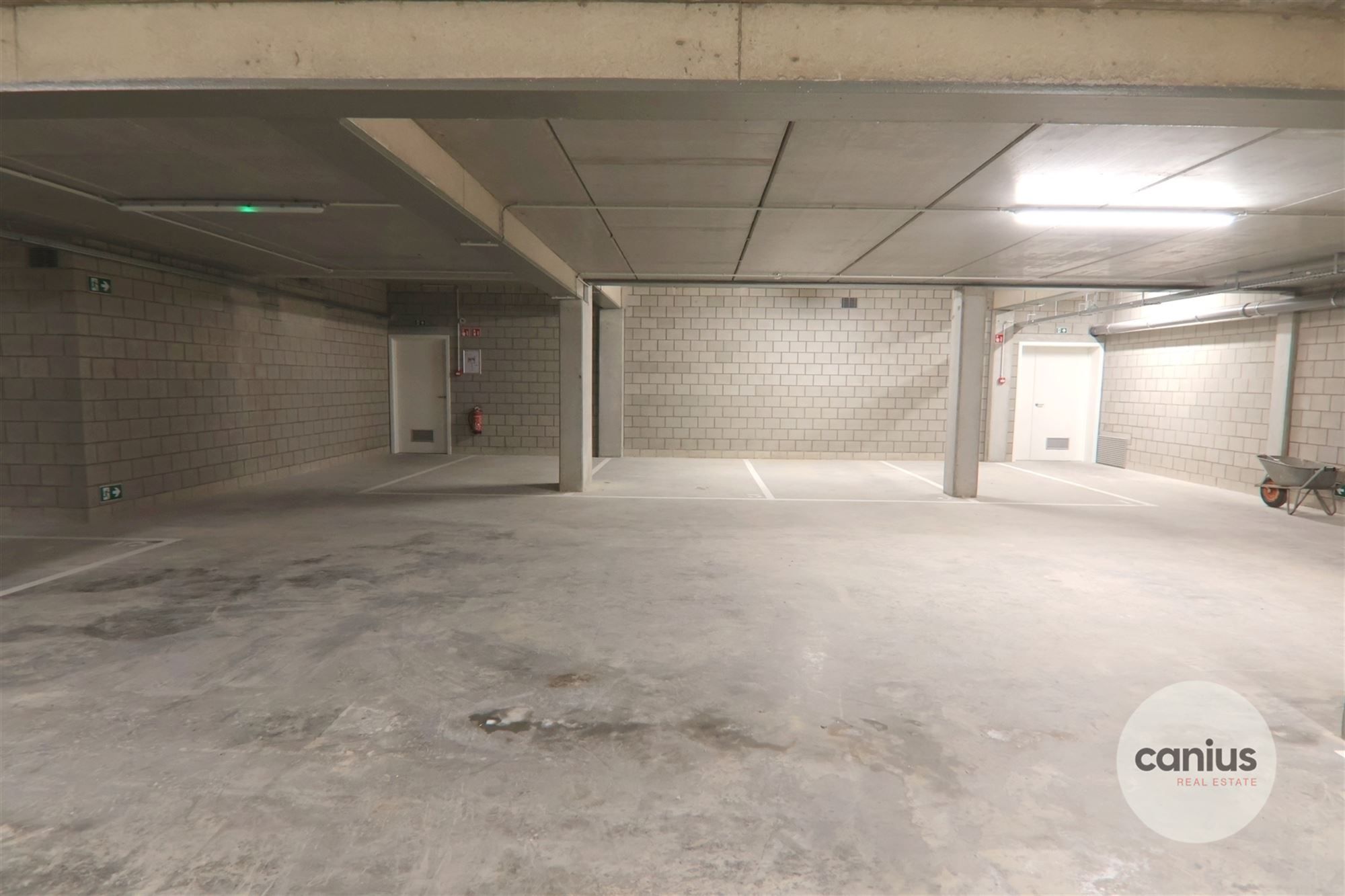 GESCHILDERD NIEUWBOUWAPP. IN HARTJE HASSELT + TERRAS & PARKING foto 9