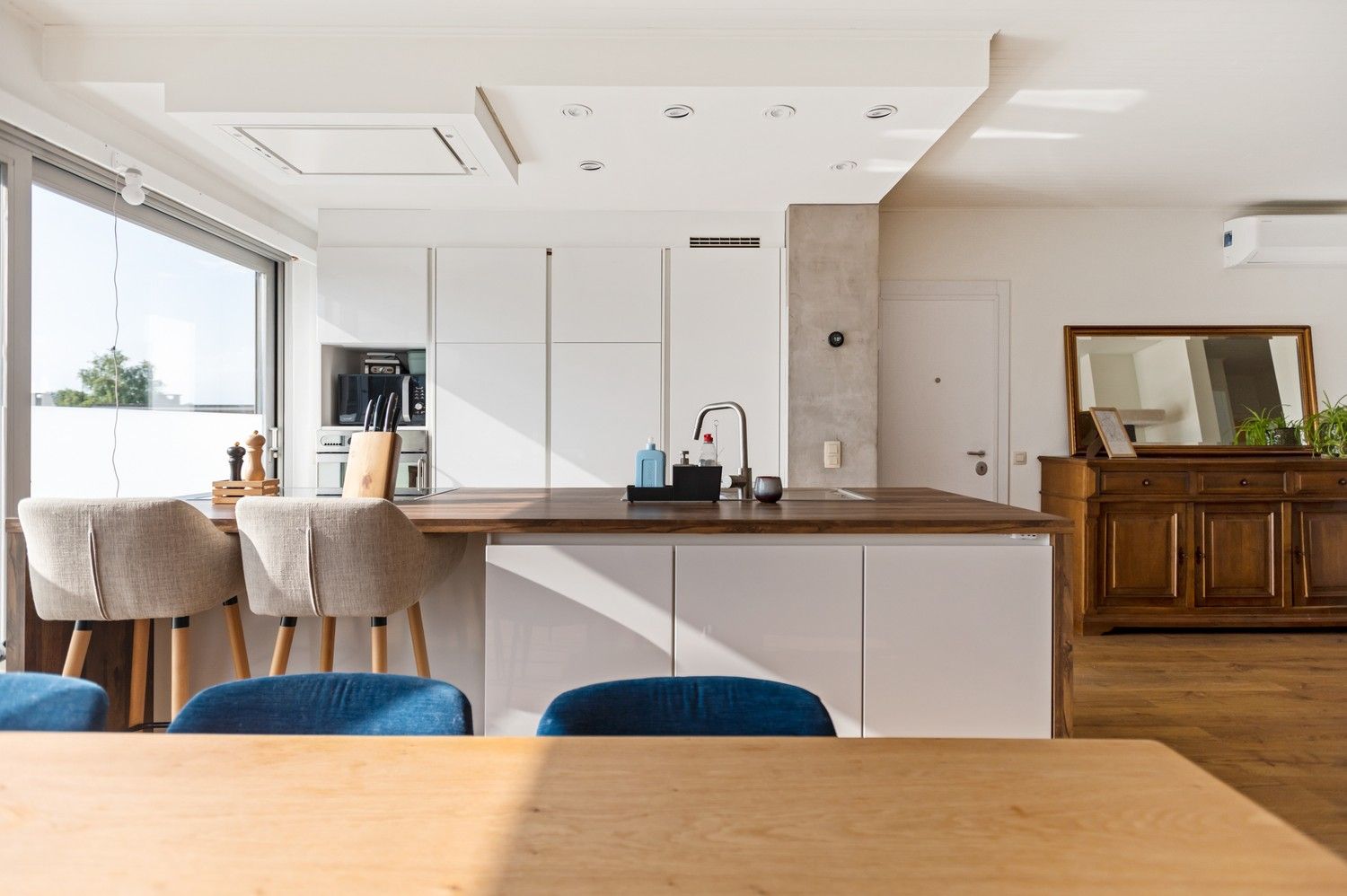 Instapklaar appartement met 2 slaapkamers en terras in centrum Wommelgem! foto 7