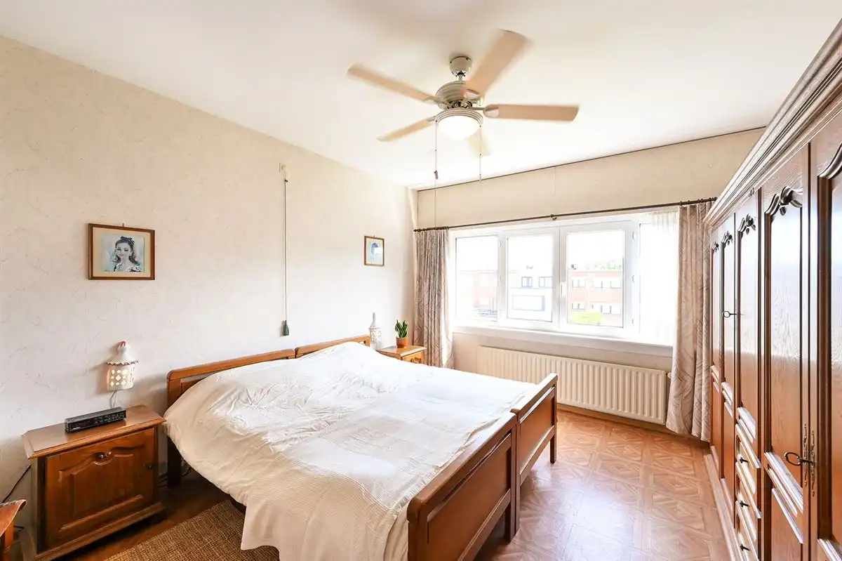 Bel-etage in leuke woonwijk foto 12