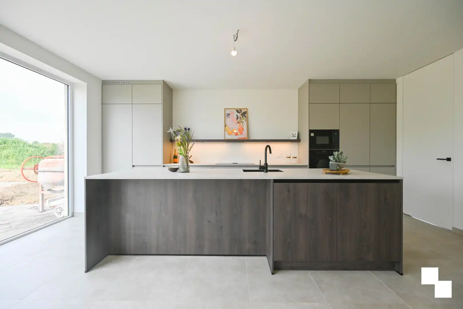 Hoogwaardig afgewerkte halfopen nieuwbouwwoning foto 7