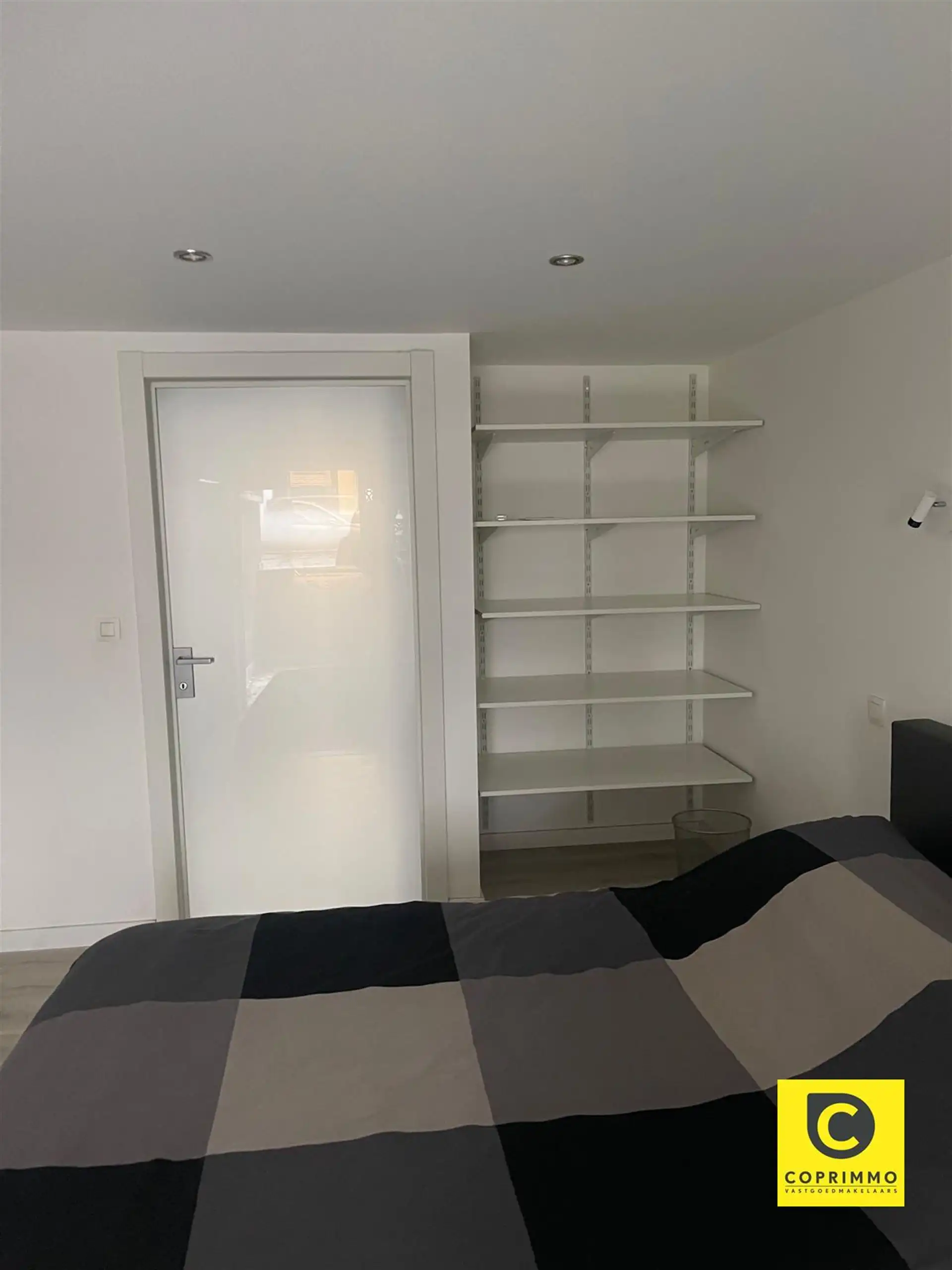 Te renoveren souterrain met stadskoer, achterhuis en garage op 't Zuid! foto 28