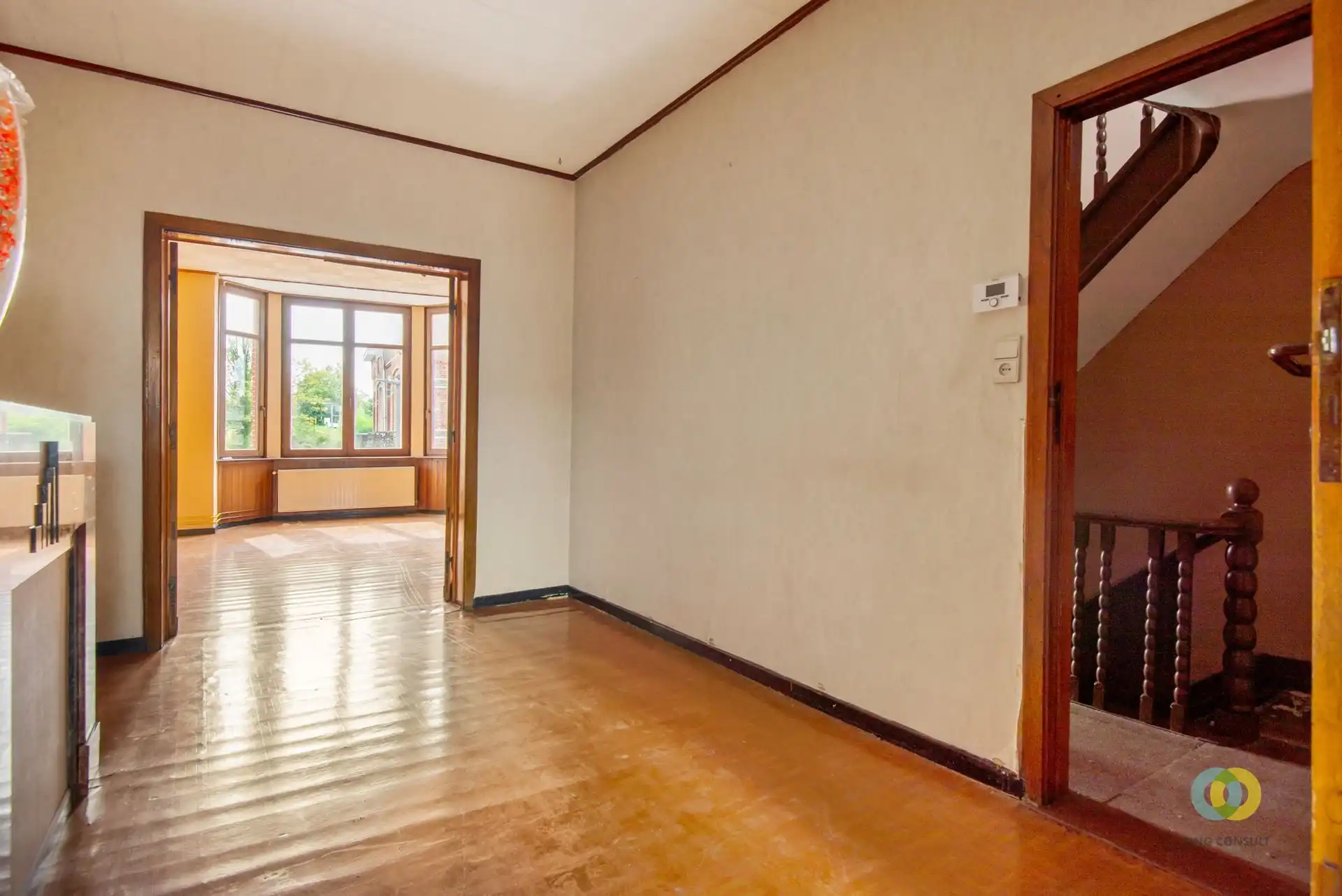 Bel-étage woning met grote garage foto 4