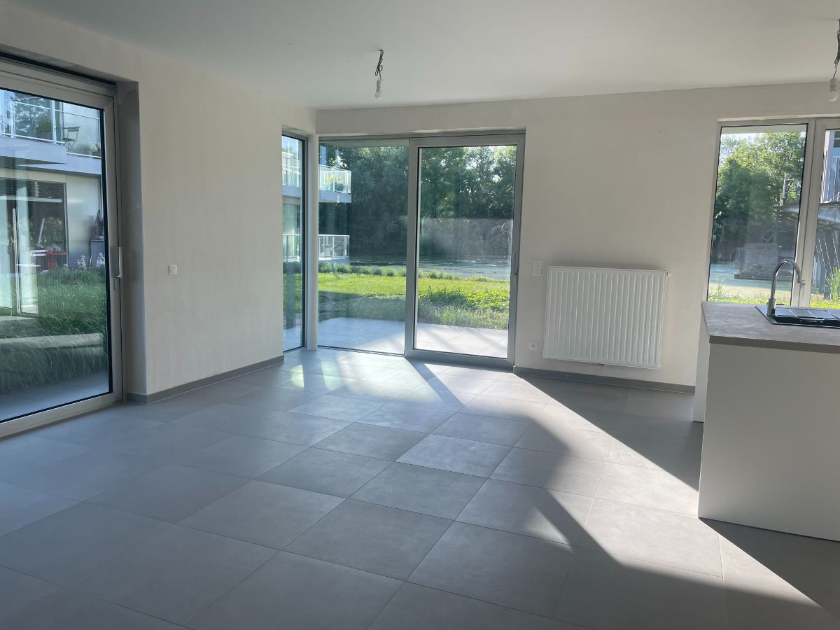 Twee-slaapkamer GELIJKVLOERS nieuwbouw hoekappartement + terras foto 12