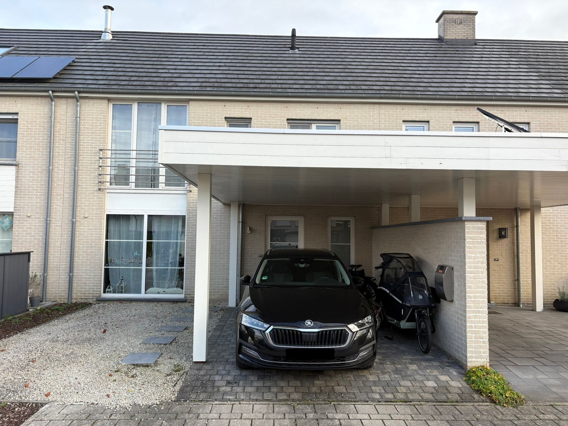 Gezellige rijwoning met tuin op centrale ligging foto {{pictureIndex}}