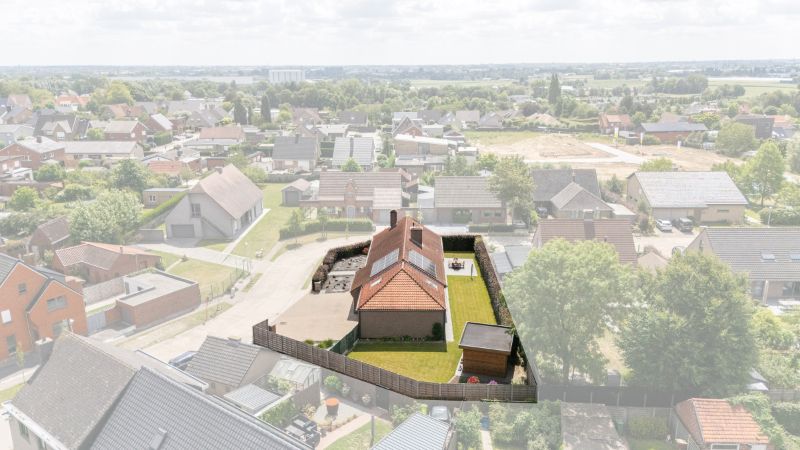 Hooglede. Zeer verzorgde gelijkvloerse villa met 3-4 slaapkamers, dubbele garage en kleine bergloods. Uiterst rustig gelegen overal dichtbij op een prachtige locatie! Ideaal voor bewoners met  extra bergruimte. foto 22