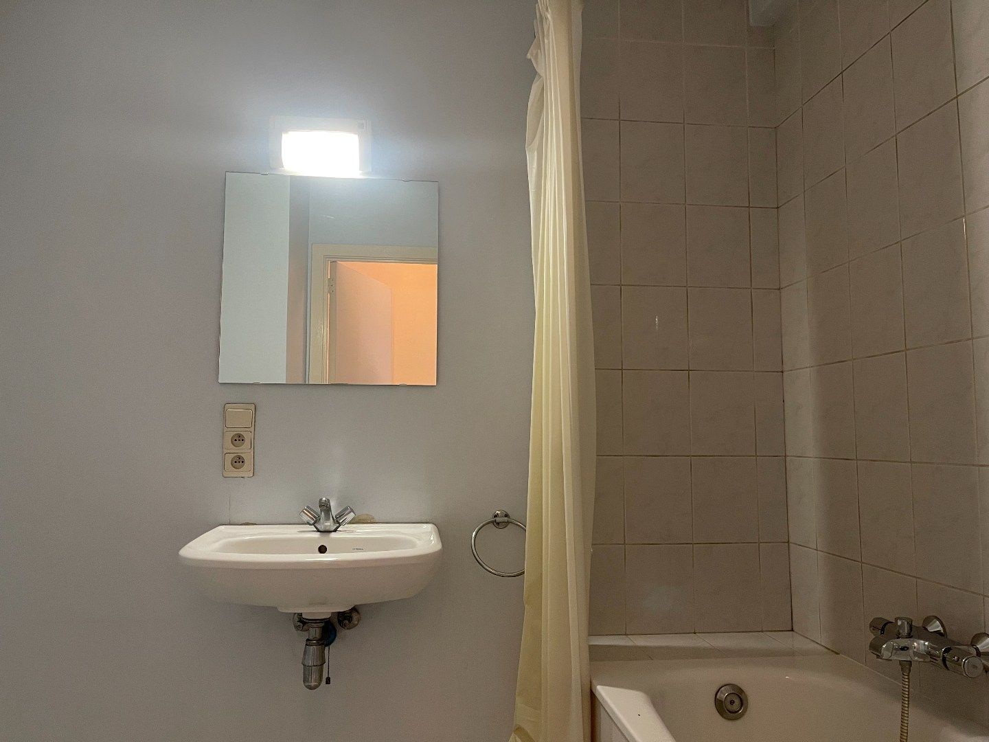 Tweeslaapkamerappartement met ondergrondse autostaanplaats foto 9