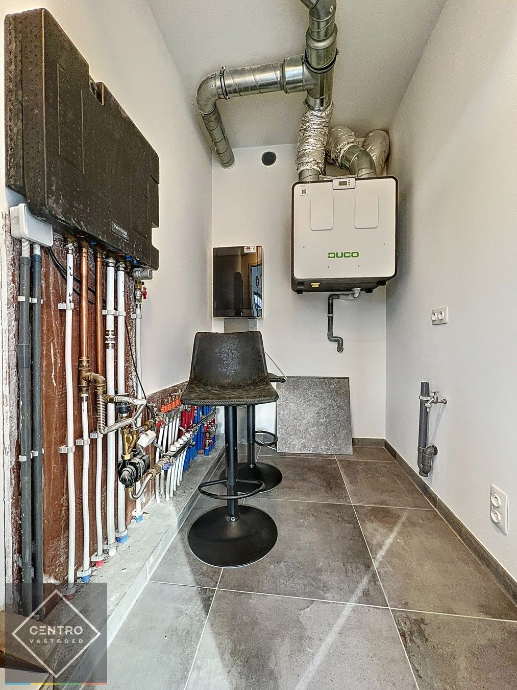 Penthouse (100m²) met RUIME terrassen (33m²) in kleinschalig project pal in het CENTRUM van Kortrijk ! Aankoop aan 6% BTW  mogelijk! foto 17