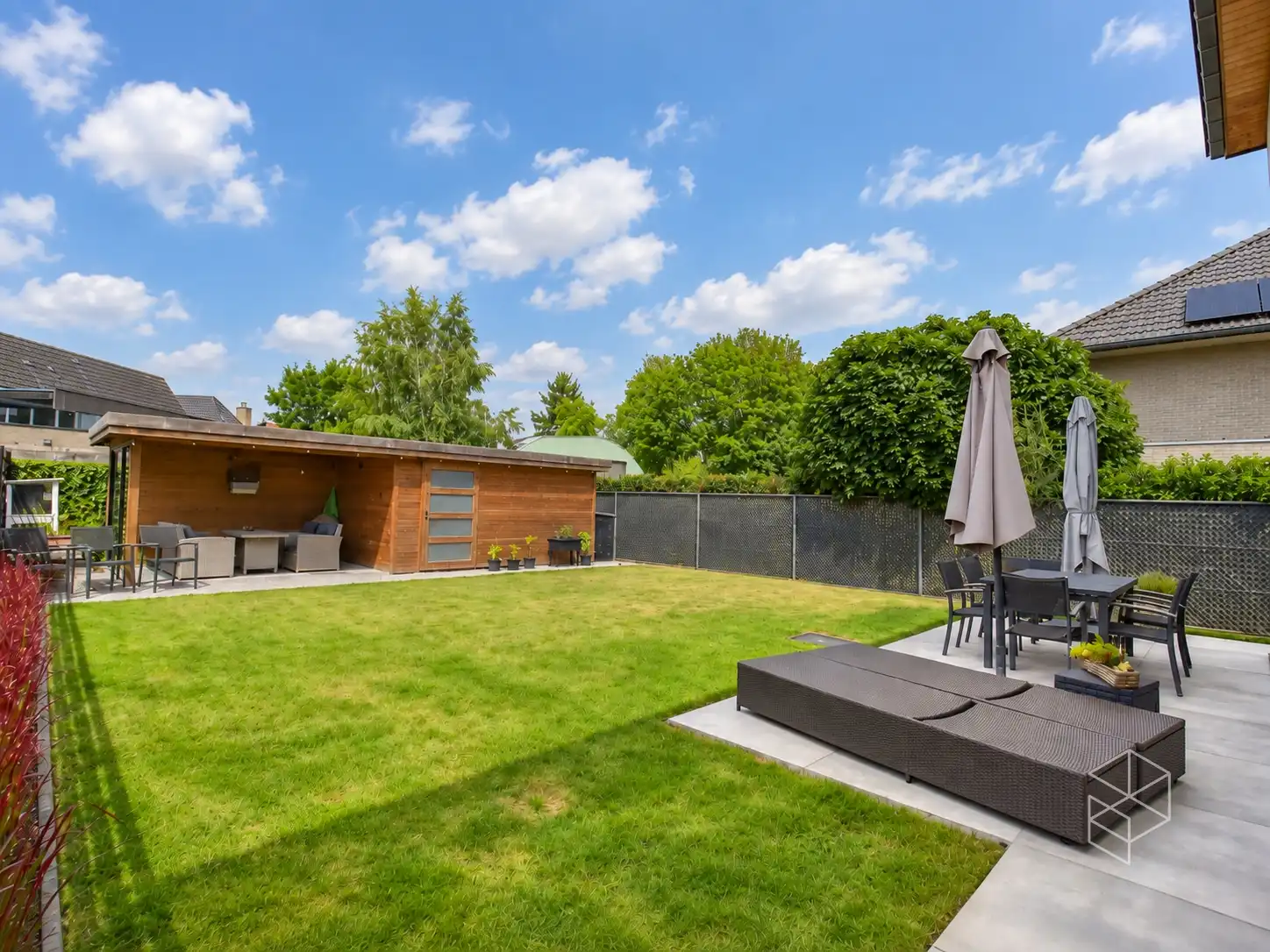 Recente (bj. 2023) royale woning met 4 SLPK (5 mogelijk) en grote tuin (EPC A) foto 2