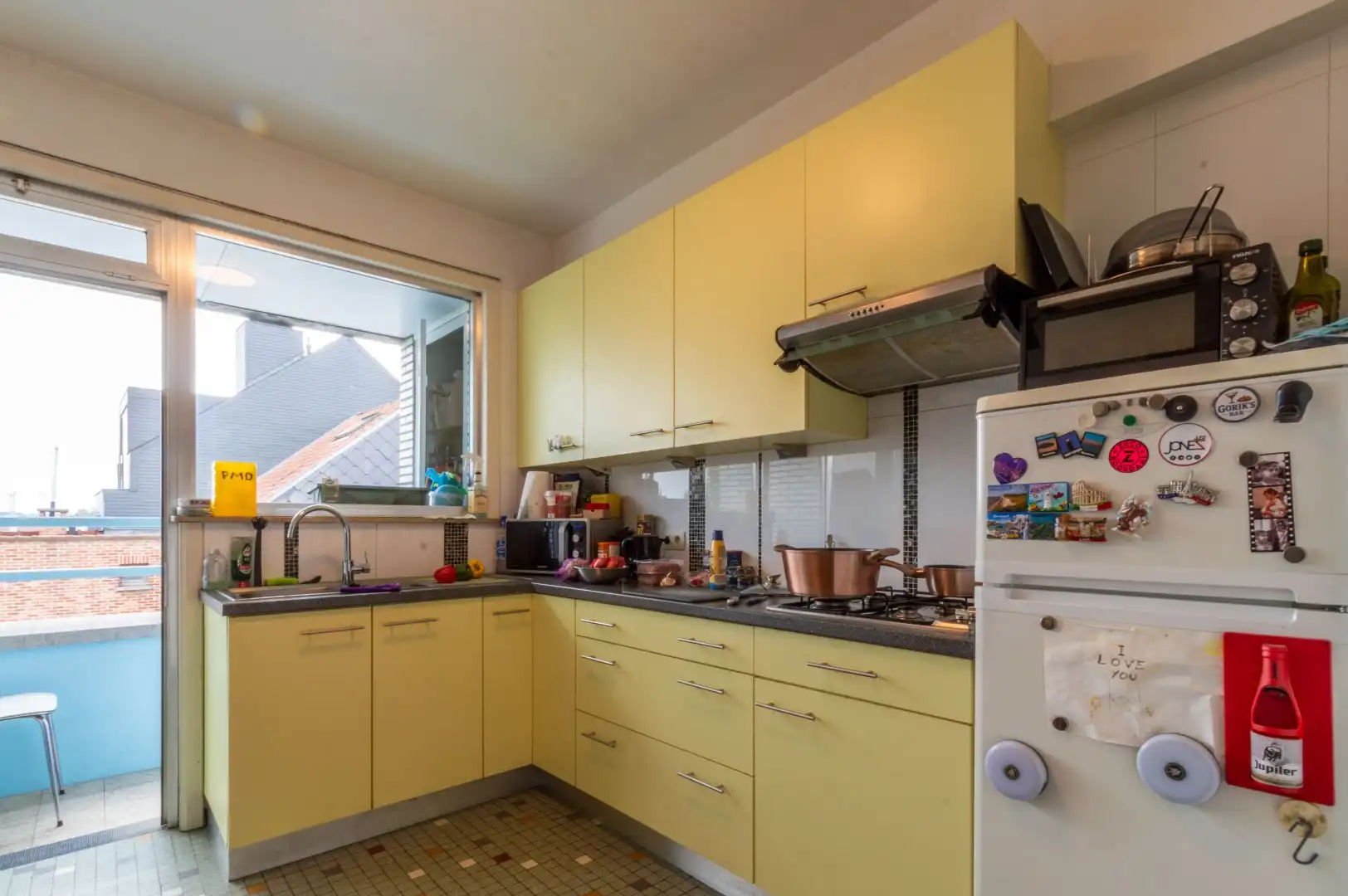 UITSTEKEND GELEGEN APP MET 2 SLAAPKAMERS + TERRAS! foto 5