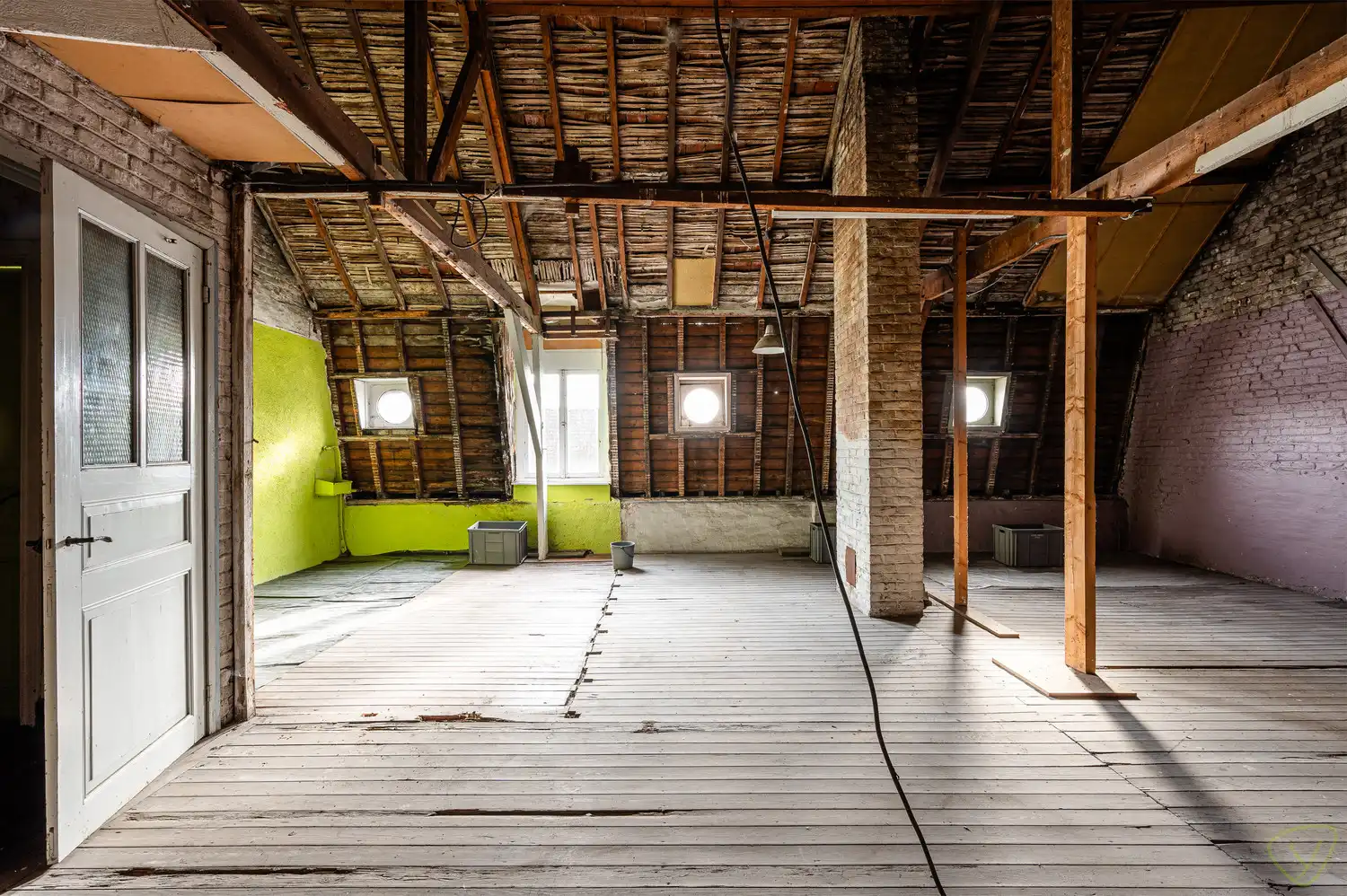 Statige woningen te koop in de Boelare, nabij het Cultuurcentrum. foto 22