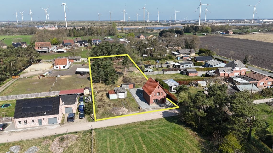 32are 86ca, 30 meter straatbreedte, zeer rustige locatie, velden en natuur foto 2