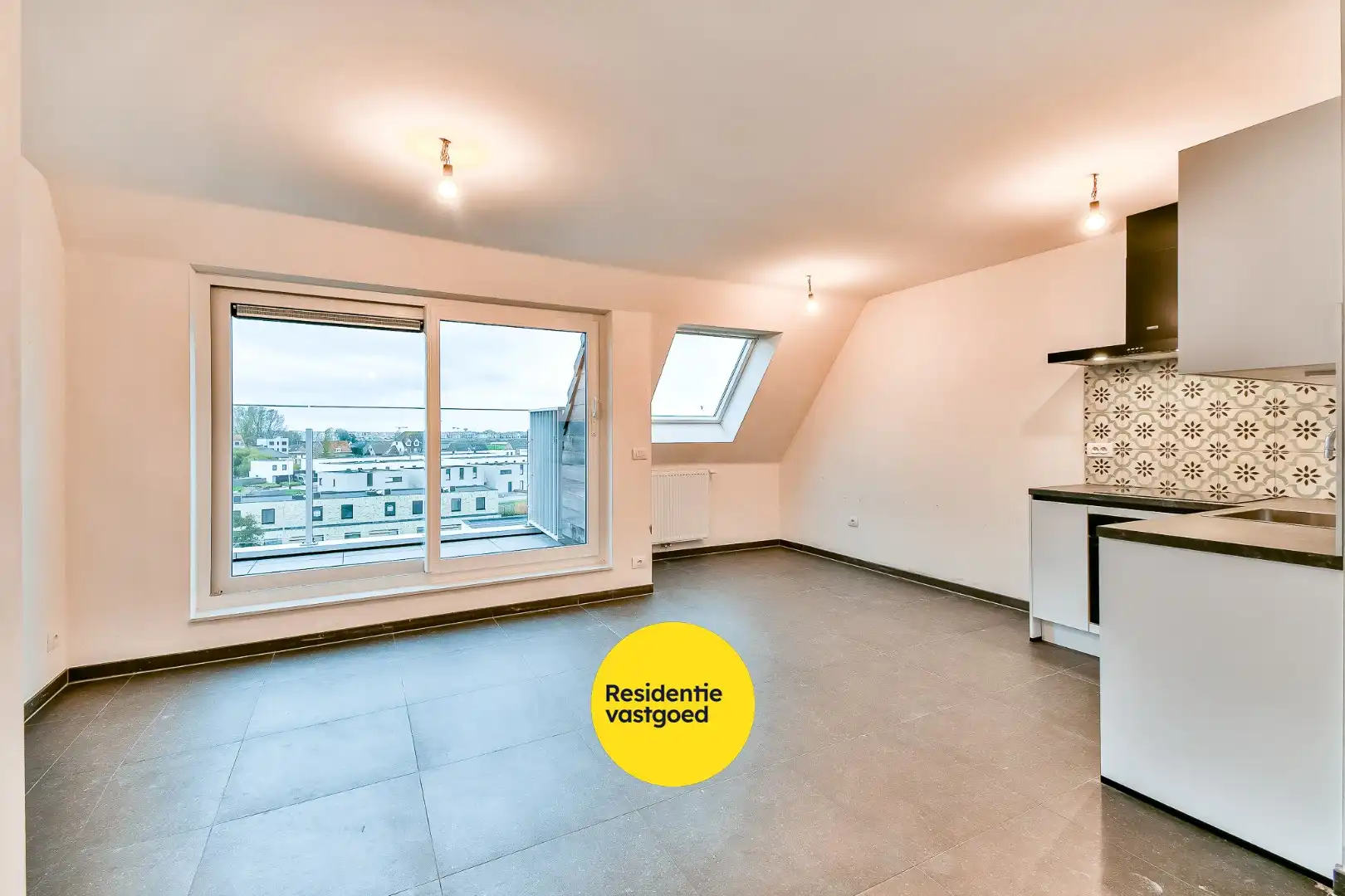 Recent duplex-appartement met standplaats foto 8