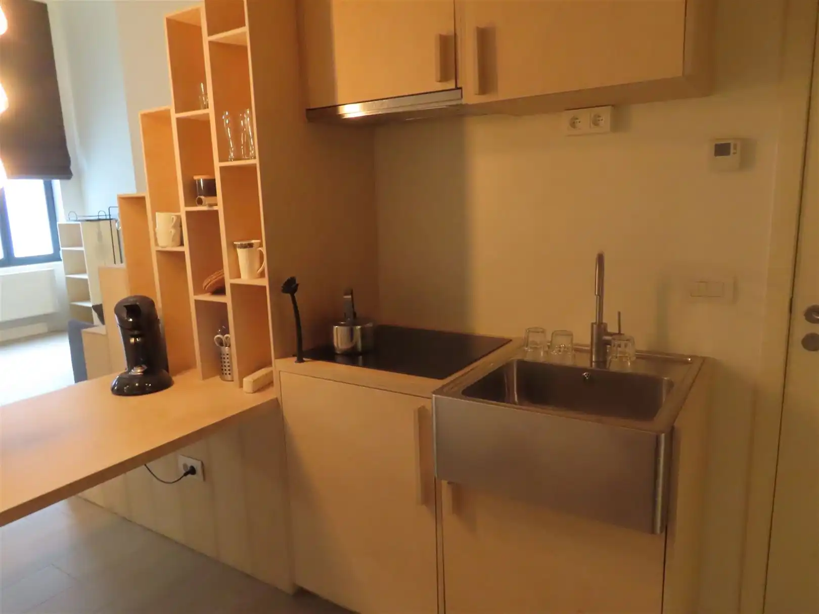 Studentenkamer/-studio met slaaphoek keuken en badkamer! foto 8