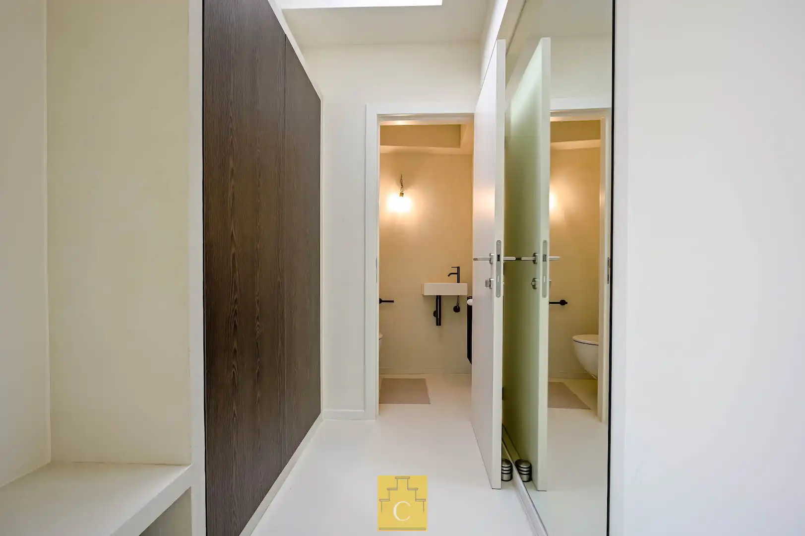 hippe eigentijds gerenoveerde hoekwoning met 2 garages en zonnige stadstuin in de gegeerde Sint-Annawijk foto 11