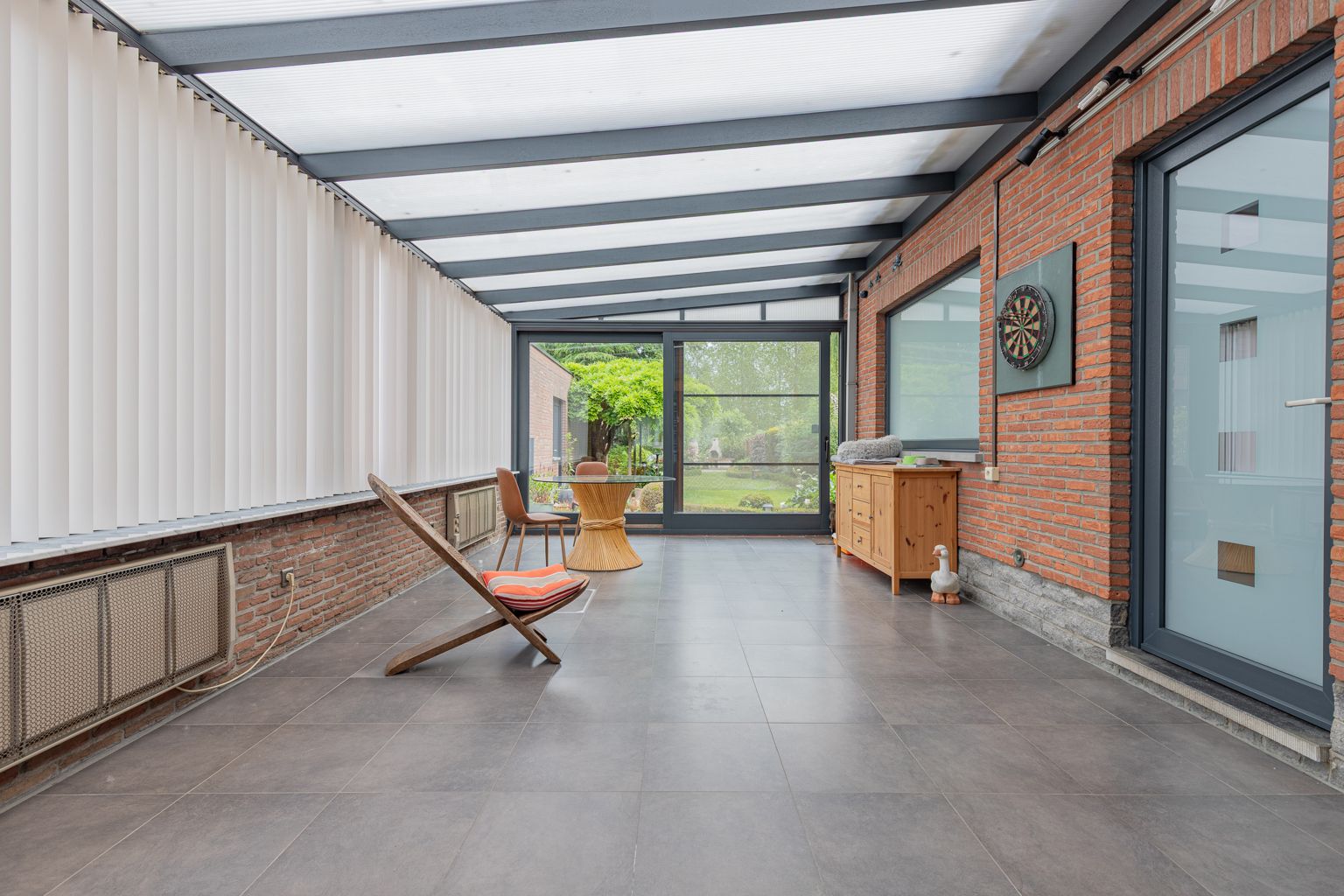 Rustig gelegen halfopen bebouwing met garage. foto 16