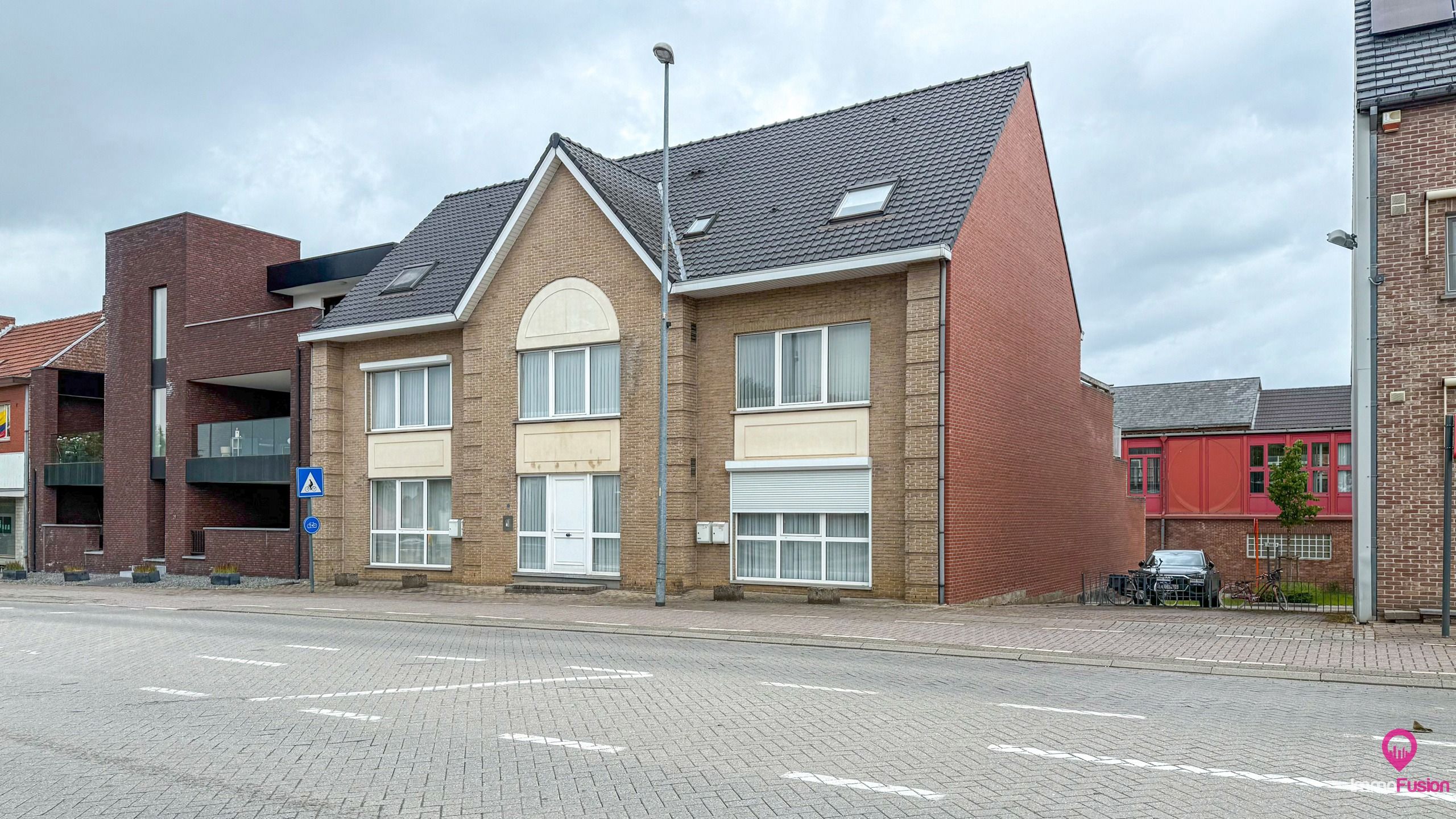 Ruim appartement met groot terras en garage!  foto 2