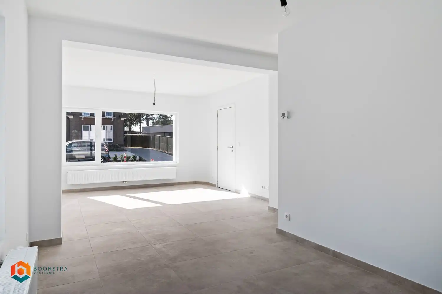 Gerenoveerde woning met 3 slpkrs foto 2