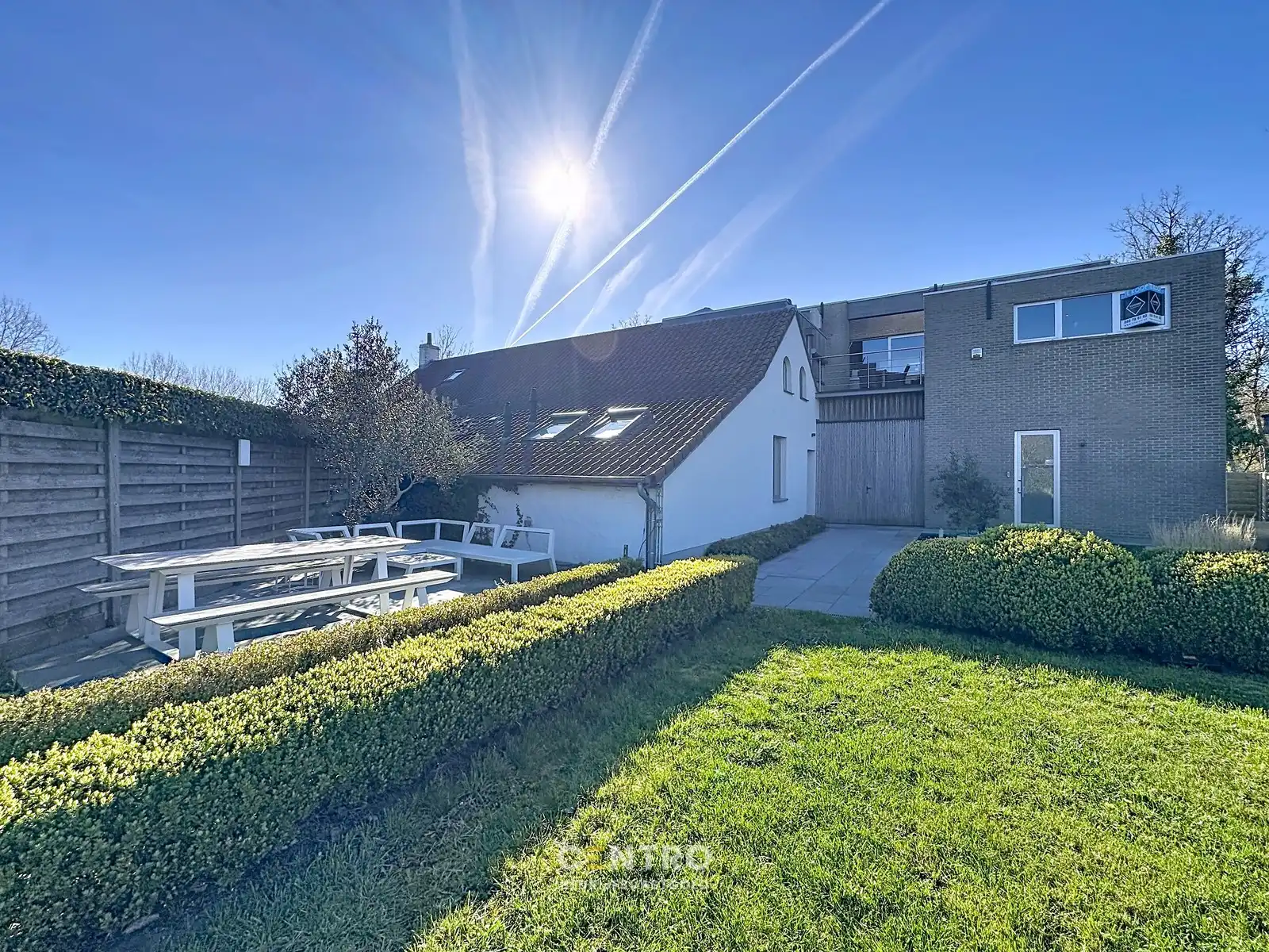 Fantastische woonst met handelsruimte op CHARMANTE ligging te Oostende! foto 23