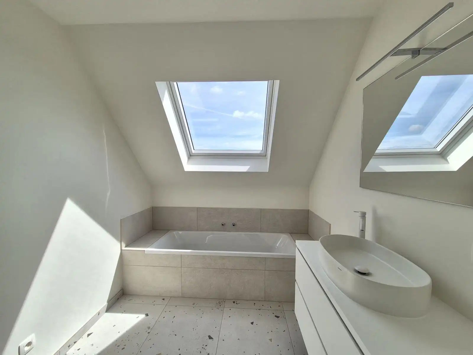 Triplex nieuwbouwappartement met 2 slaapkamers - 2 terrassen foto 11