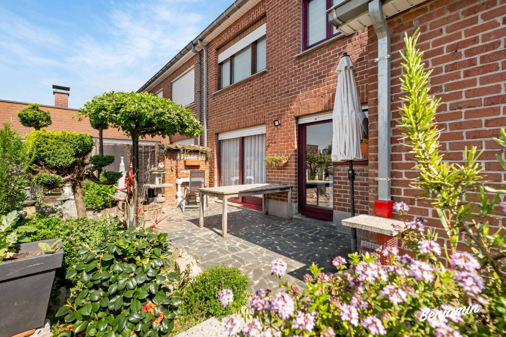 Halfopen woning met 3 slaapkamers, garage en tuin met uitweg in Harelbeke foto 2