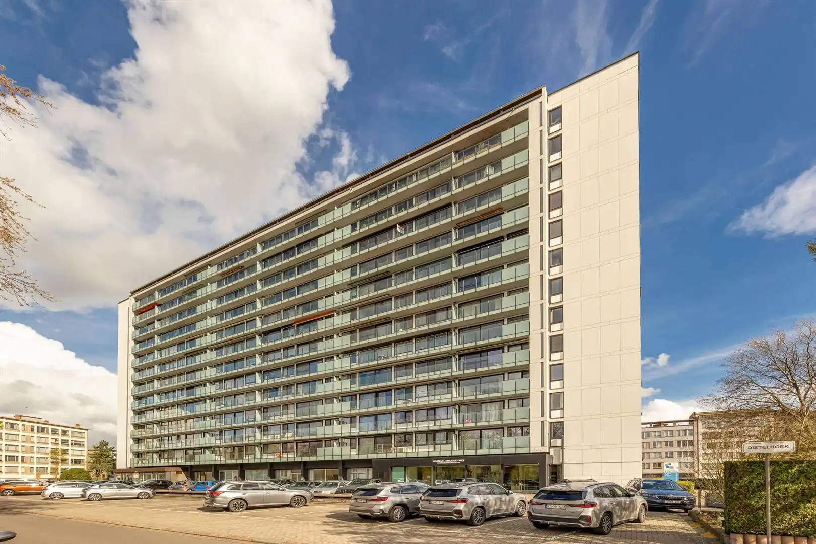 Veelzijdige commerciële ruimte met privé parkeerplaatsen  foto 32