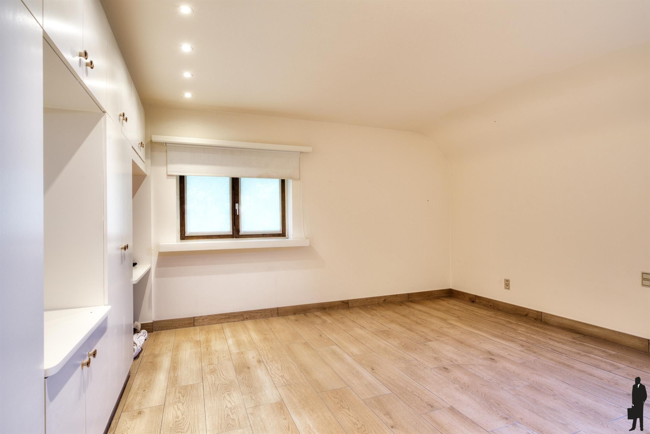 Luxe kangoeroe-villa te Sint-Job met paardenacc. op ca. 1,2 HA! foto 38