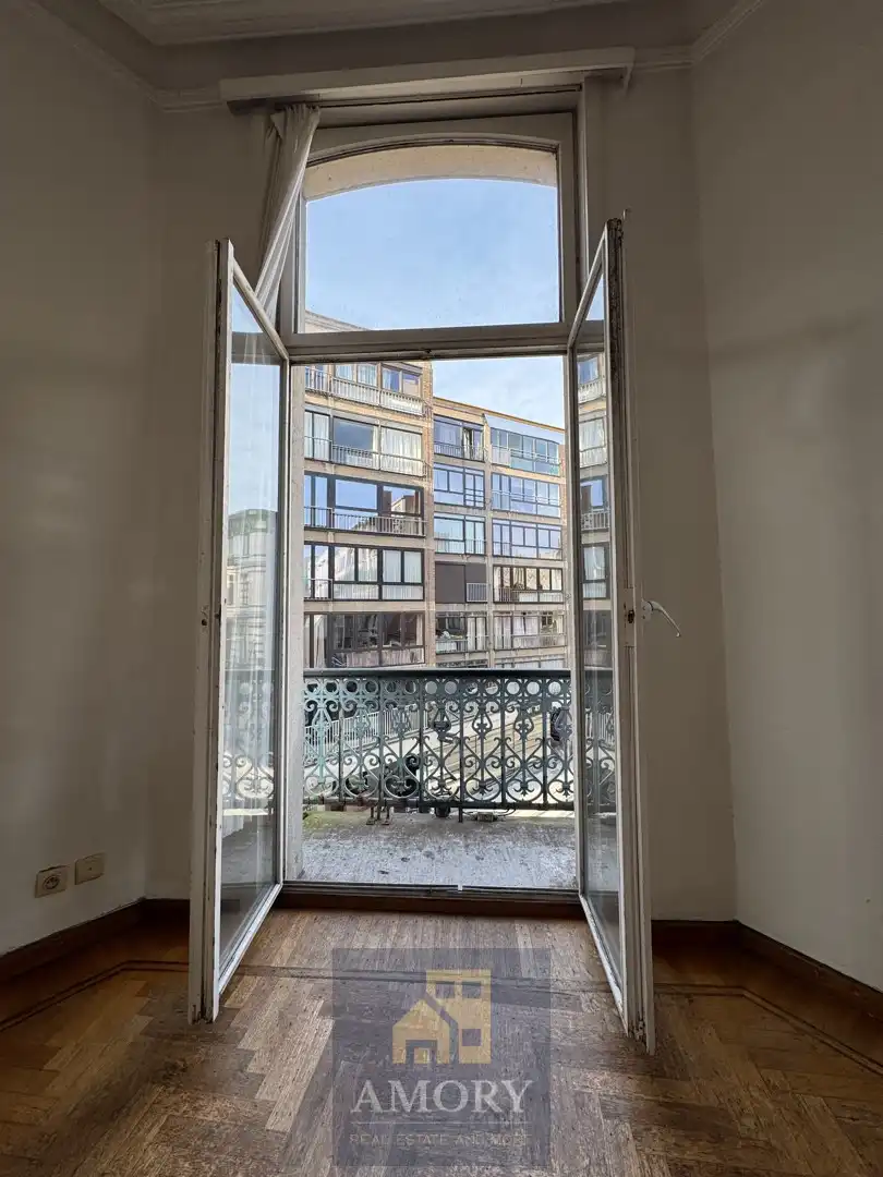 Lichtrijk hoekappartement met balkon op toplocatie Nederkouter foto 7