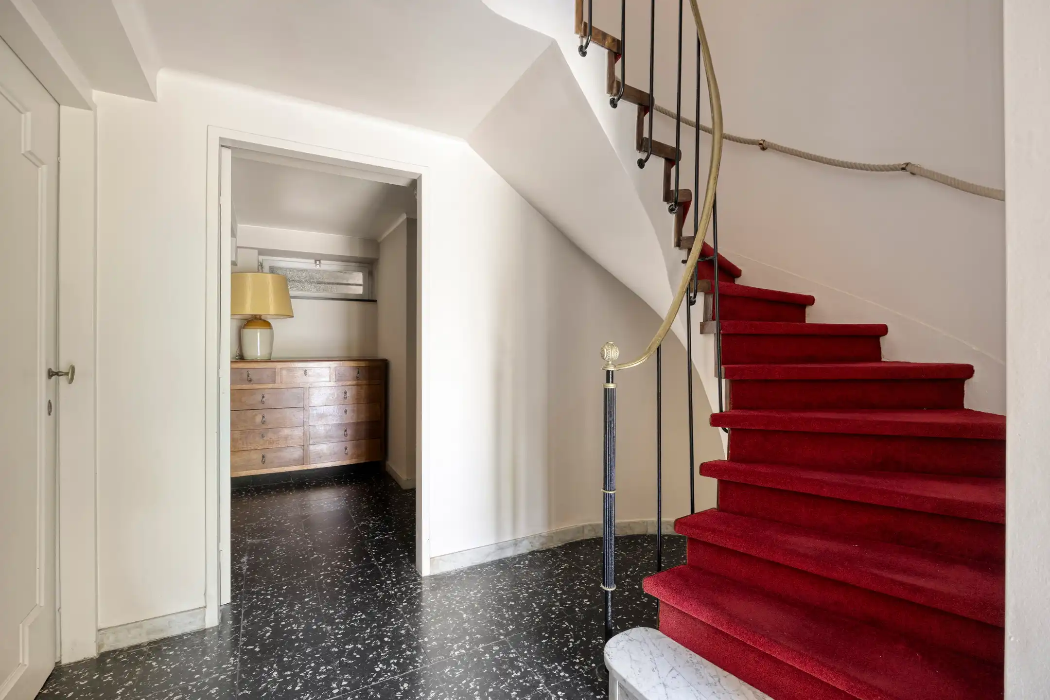 Authentieke villa met 3 kamers, garage en prachtige tuin! foto 5