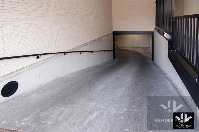 Hoogwaardig afgewerkt, rustig en centraal gelegen nieuwbouwappartement met 2 terrassen en garage in het gezellige Kortessem foto 22