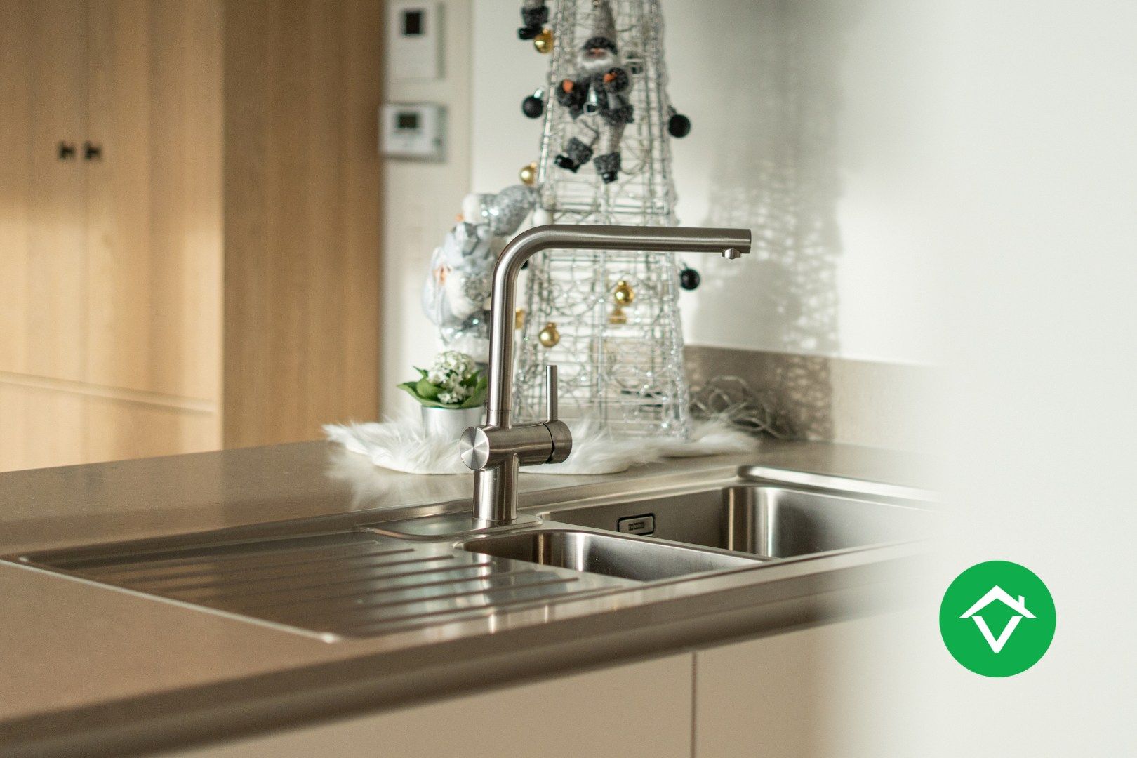 Instapklaar appartement met 2 slaapkamers en volledig ingerichte zolder te Koekelare foto 14