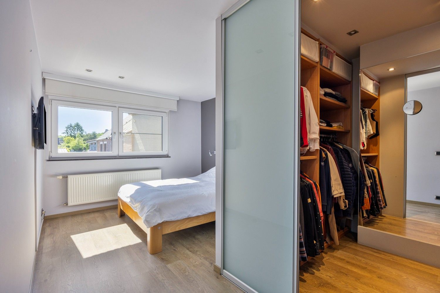 Stijlvol wonen in As: ruime, instapklare woning met tuin en garage foto 26